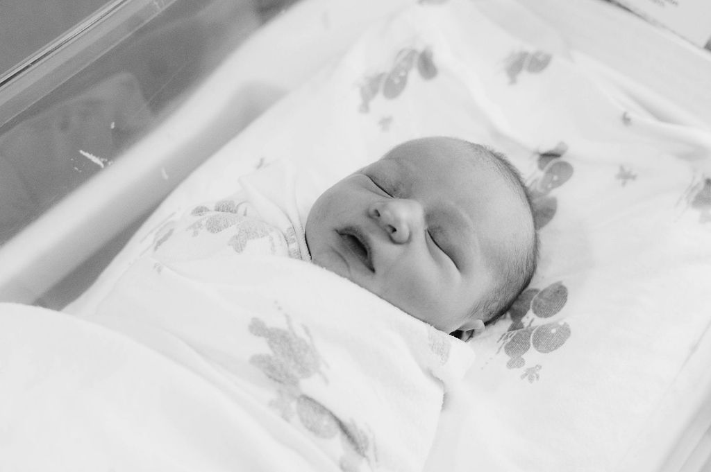 Newton-Wellesley Fresh 48 Photographer image of baby sleeping in bassinet