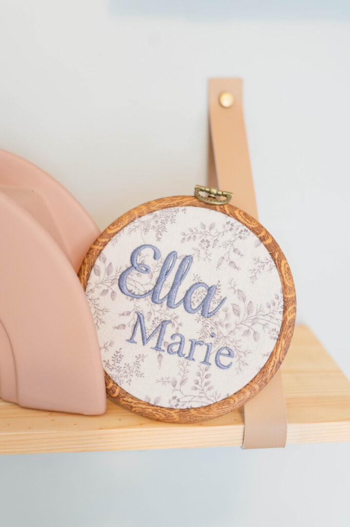 Mansfield newborn photographer image of name sign